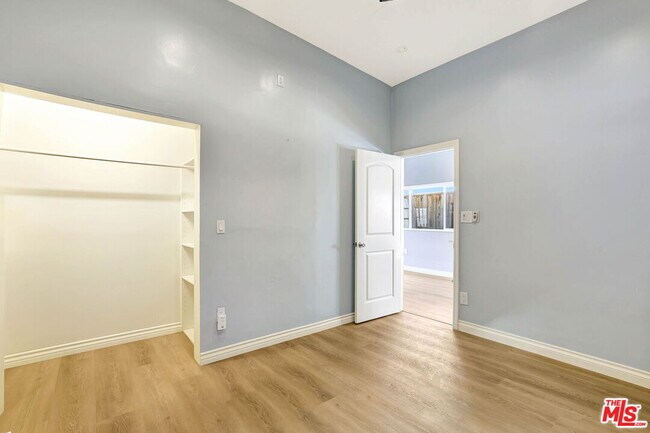 Building Photo - 744 N Sierra Bonita Ave