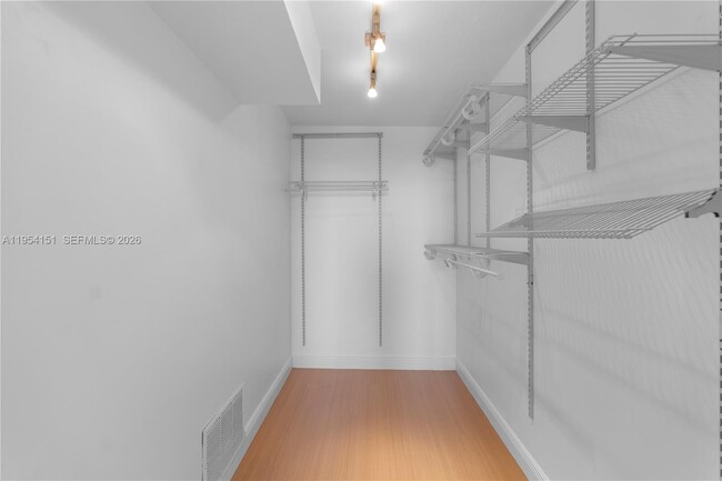 Building Photo - 2350 NE 135th St