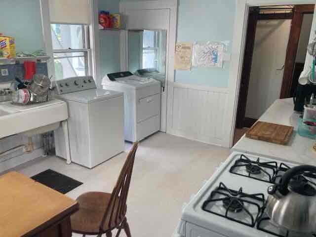 Building Photo - 2 Marlowe St