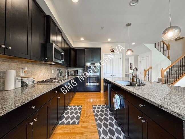 Building Photo - 3190 Yeager Dr