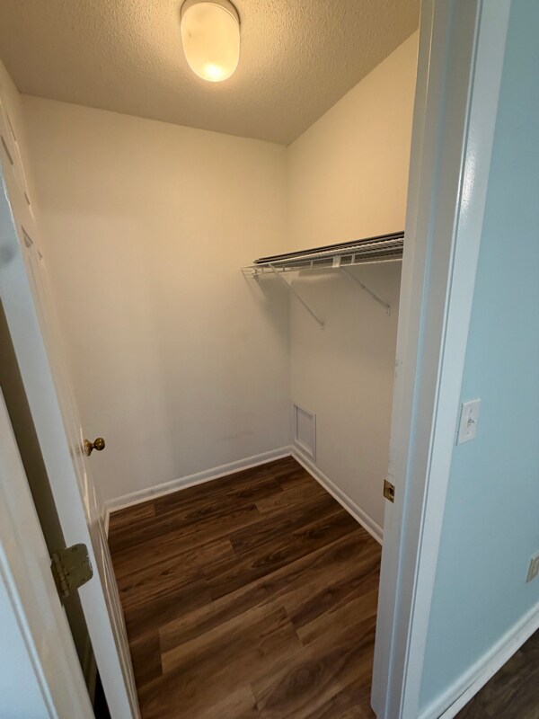 Building Photo - 1226 Wilshire Cir