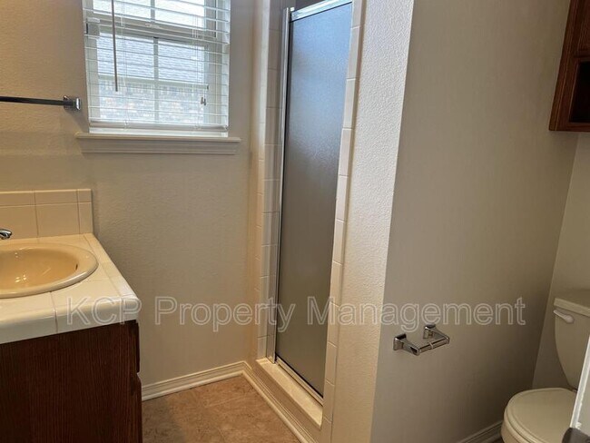 Building Photo - 2109 Barrington Dr