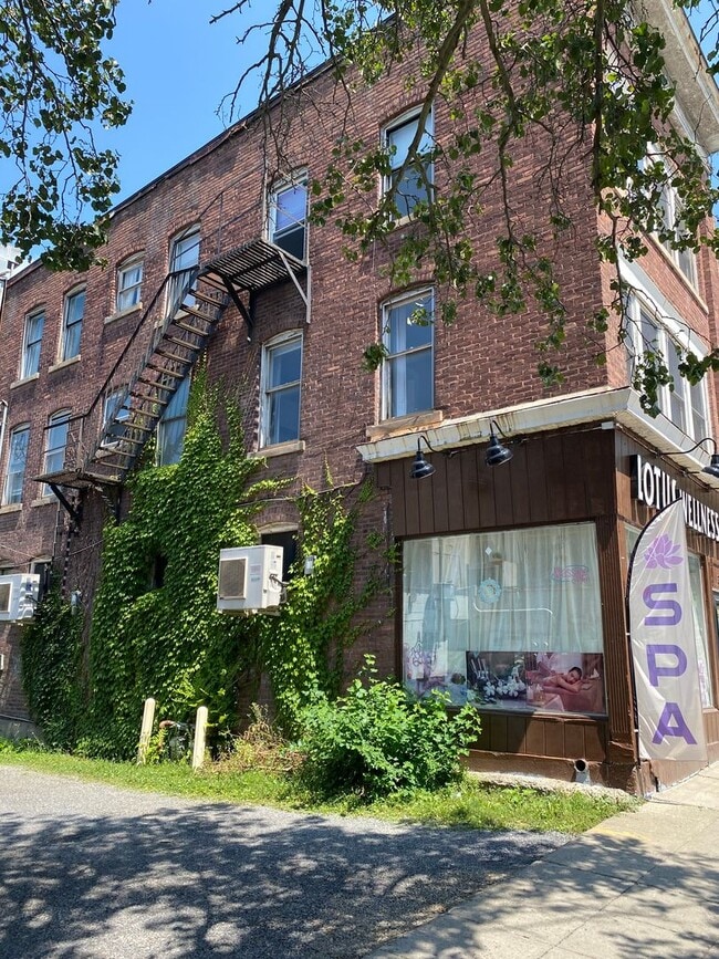 Building Photo - 308 E Seneca St