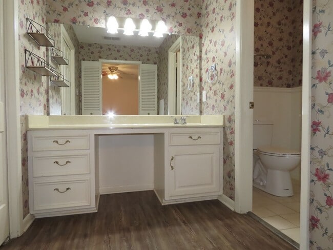 Building Photo - South Tyler! Beautiful 4 Bedroom, 3 Bath House