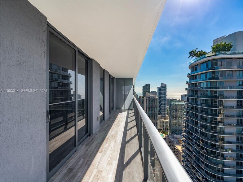 Building Photo - 801 S Miami Ave