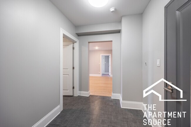 Building Photo - 7000 S South Shore Dr
