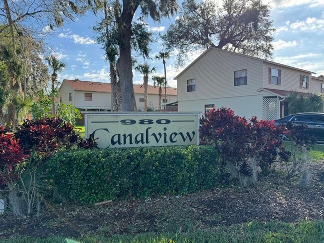 Building Photo - 2/1.5 Townhome in Port Orange