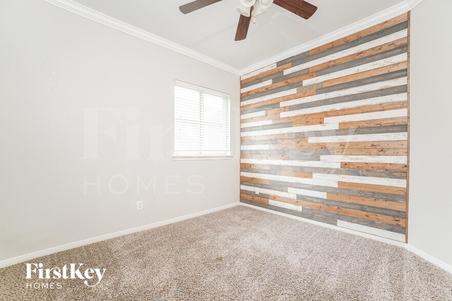 Building Photo - 22559 Stillwater Valley Ln