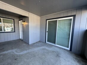Building Photo - 398 Grant Way