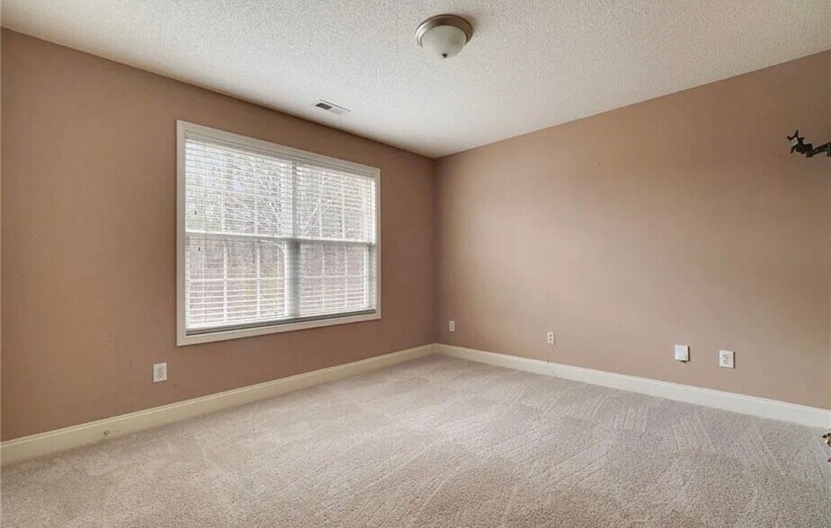 Building Photo - 608 Enterkin Ct
