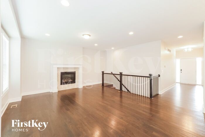Building Photo - 1128 Blackpool Dr