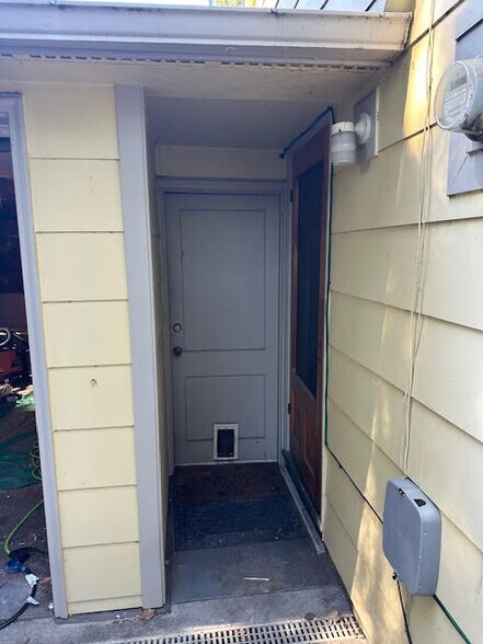 Garage entry door - 16715 SE Evergreen Ln