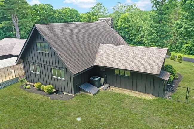 Building Photo - 475 N Riverside Rd