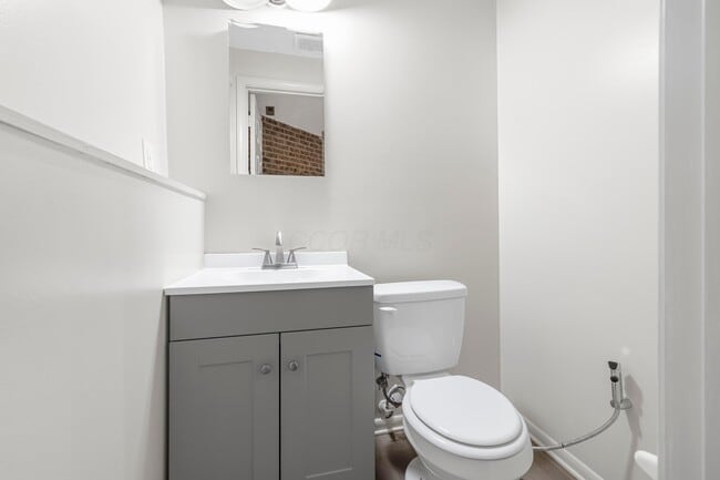 Building Photo - 5175 Threshing Ct