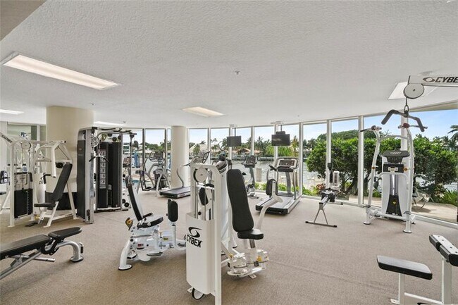Building Photo - 715 Bayshore Dr