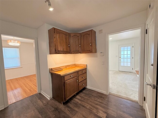 Building Photo - 2703 Watson Blvd