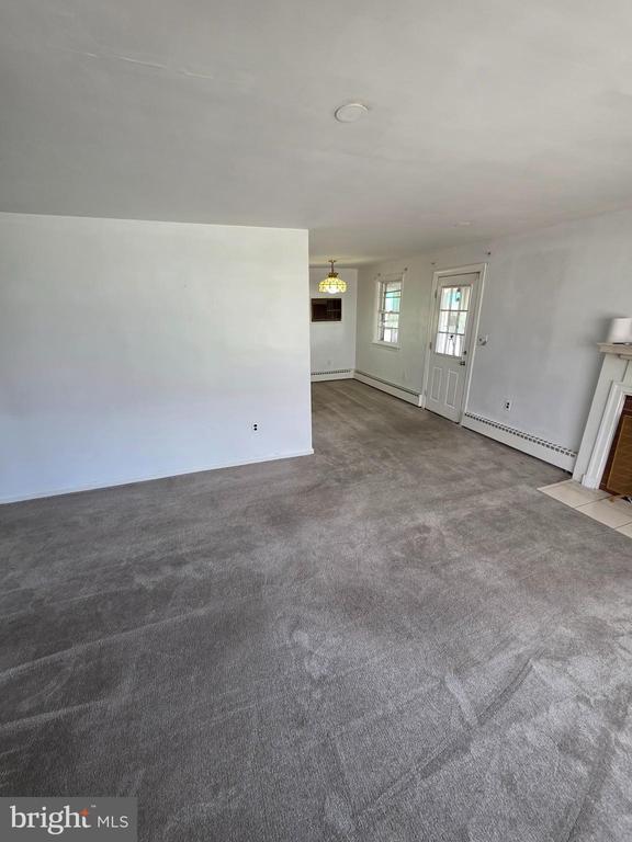 Building Photo - 926 Green Ln