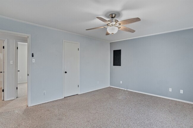 Building Photo - 4806 General Bragg Dr