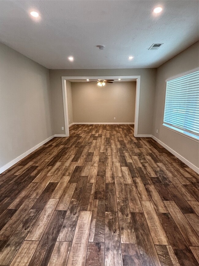 Building Photo - 8049 Forest Hills Dr
