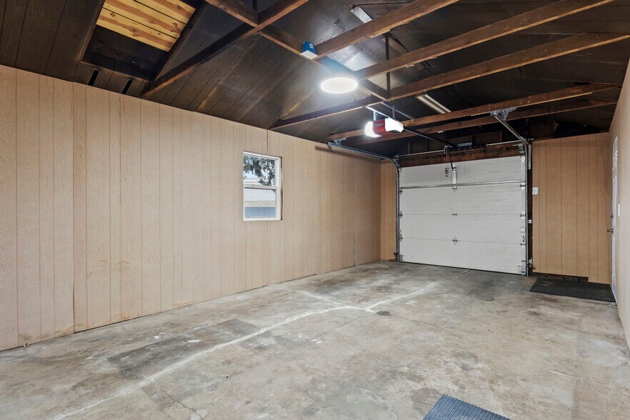 Building Photo - 601 S Union Blvd