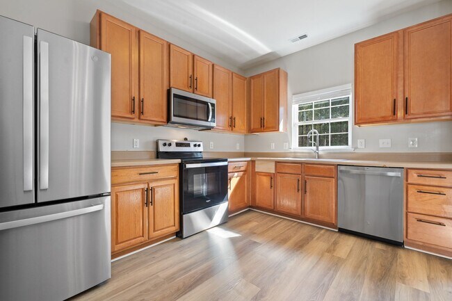 Building Photo - Renovated Split-Level Home in Hope Valley Farms