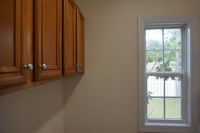Building Photo - 3 Bedroom 2.5 Bathroom with a Bonus Room located in Creeks Edge Subdivision in Sneads Ferry!