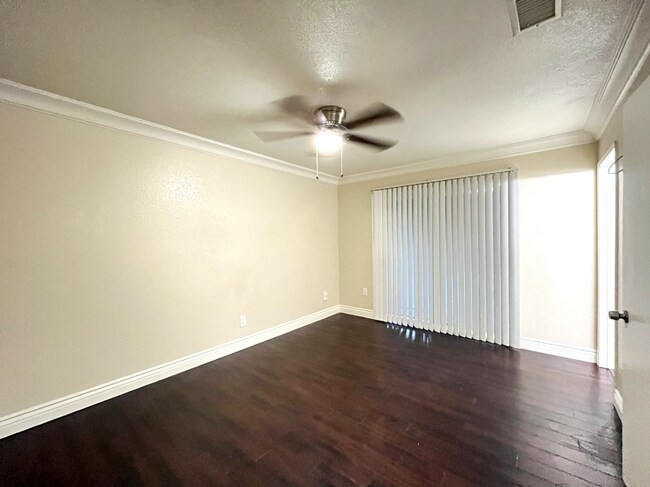 Building Photo - RV T 7640