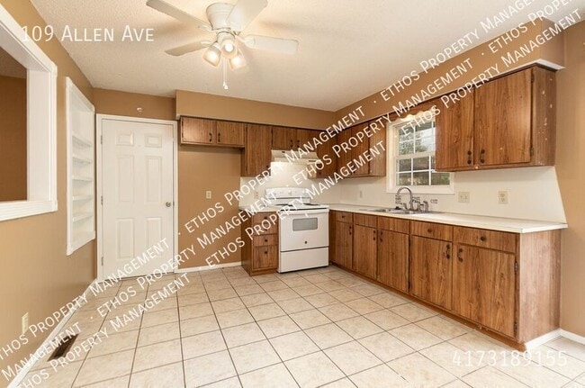 Building Photo - 109 N Allen Ave