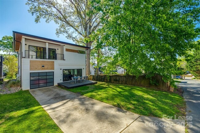 Building Photo - 1609 Onslow Dr
