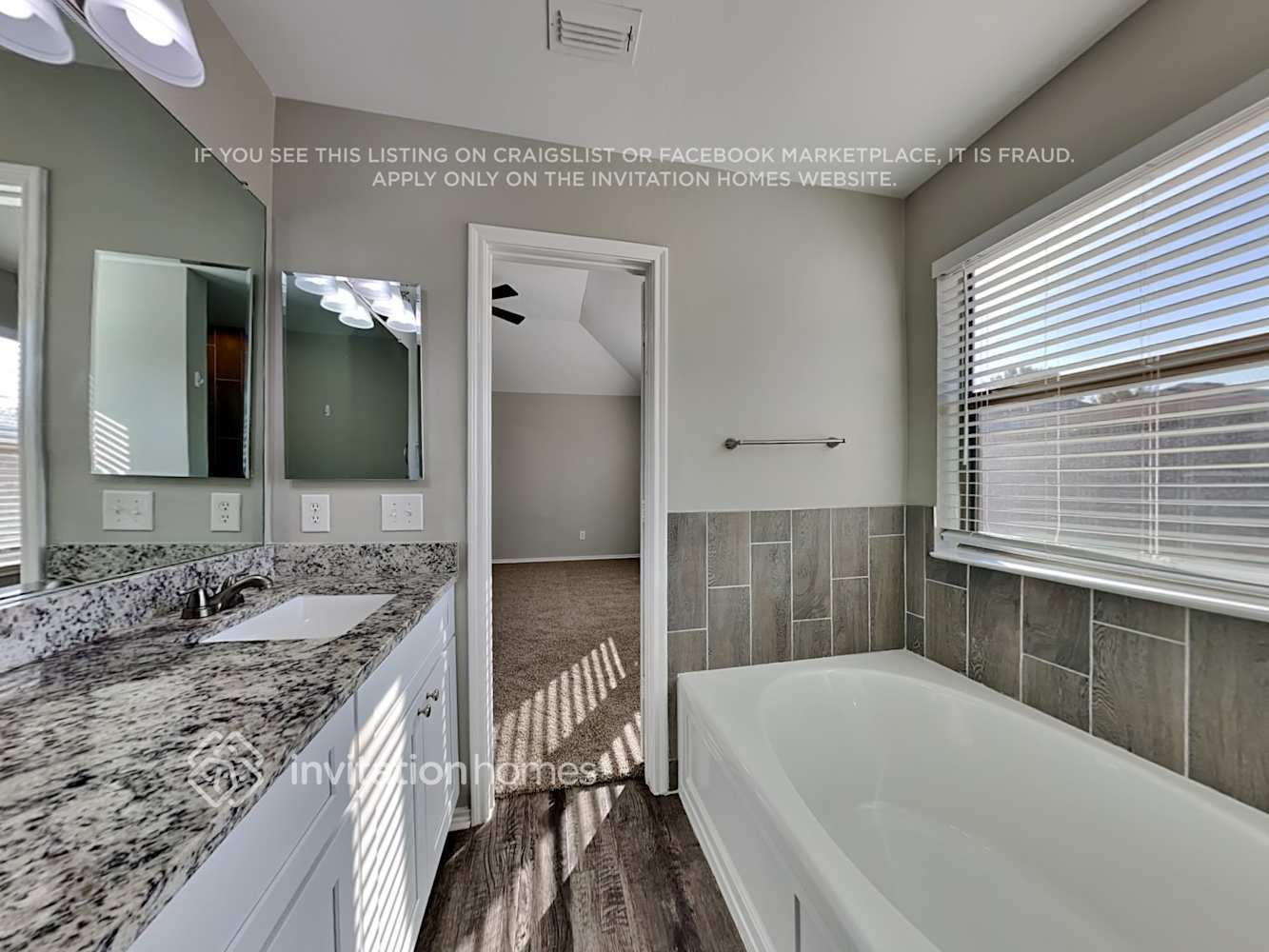 Building Photo - 8824 King Ranch Dr