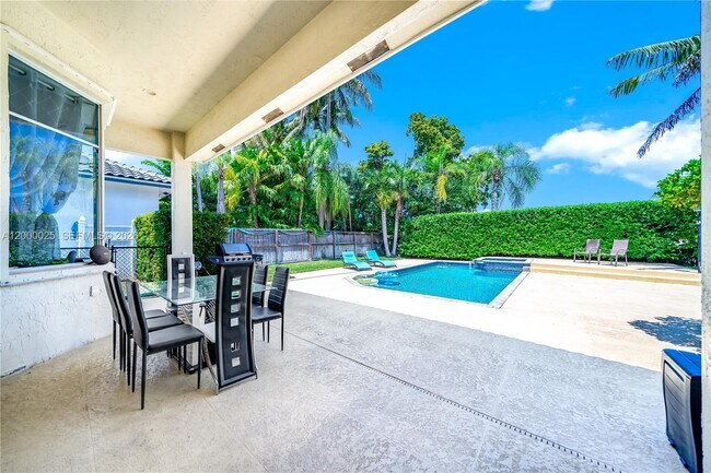 Building Photo - 1241 S 13th Ave