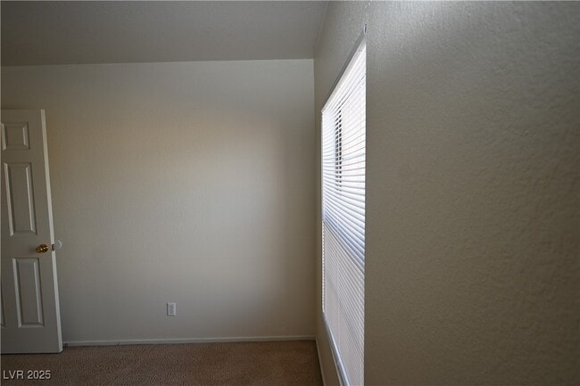 Building Photo - 8465 Blue Island Ave