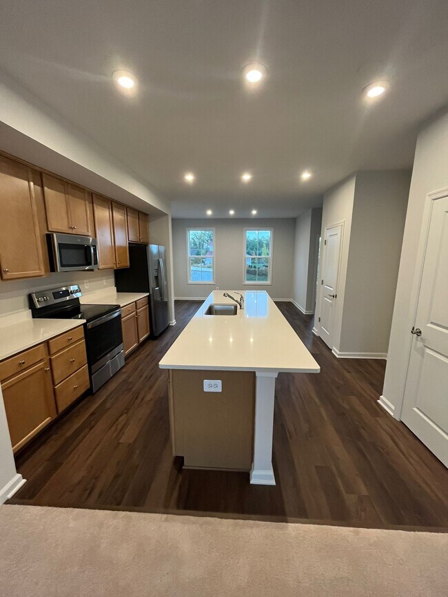 Building Photo - 5981 McComb St