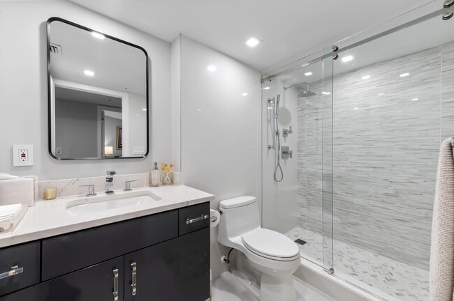 Building Photo - 1900 Consulate Pl