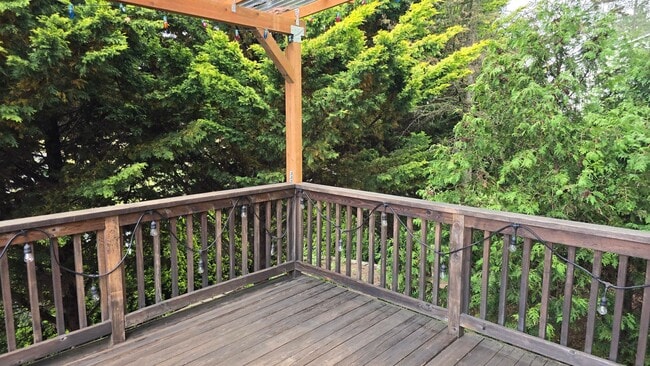 Building Photo - Spacious 3 Bedroom – Move-In Ready!