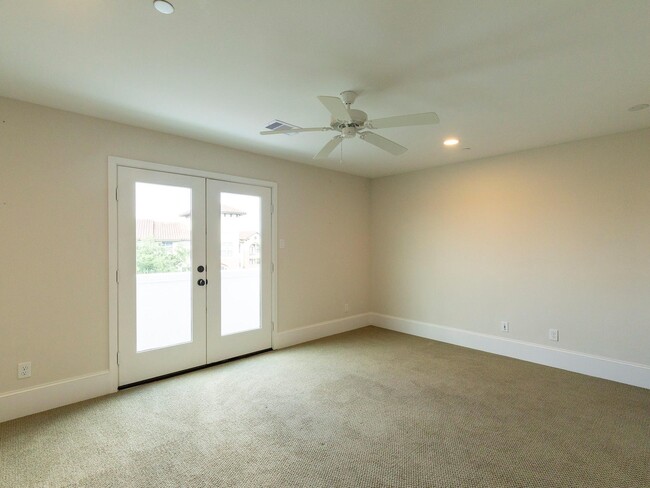 Building Photo - 3821 N Braeswood Blvd