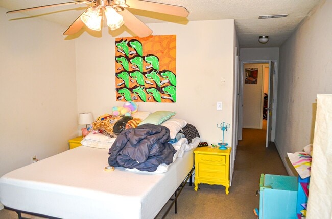 Building Photo - Three bedroom Two bath condo in Creeks Edge