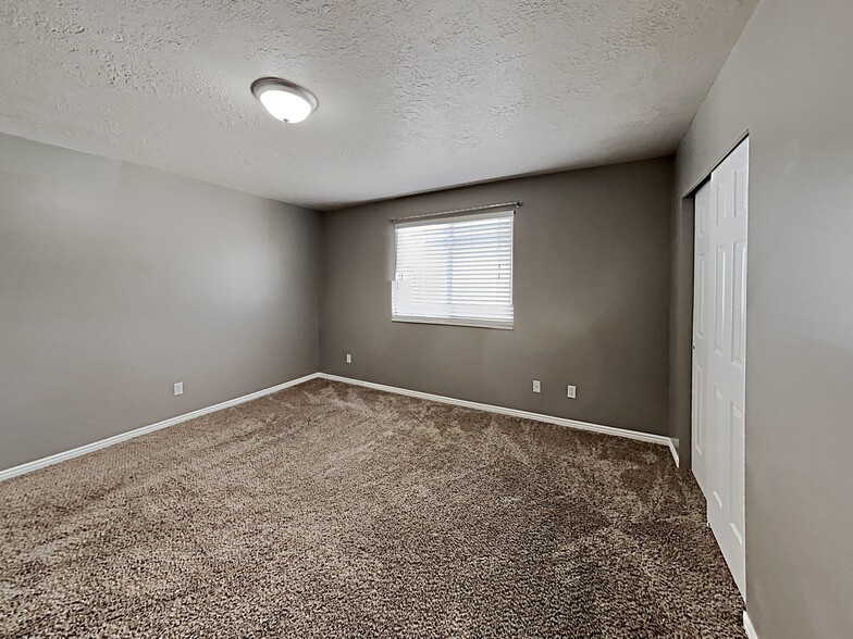 Building Photo - 447 S 1250 E