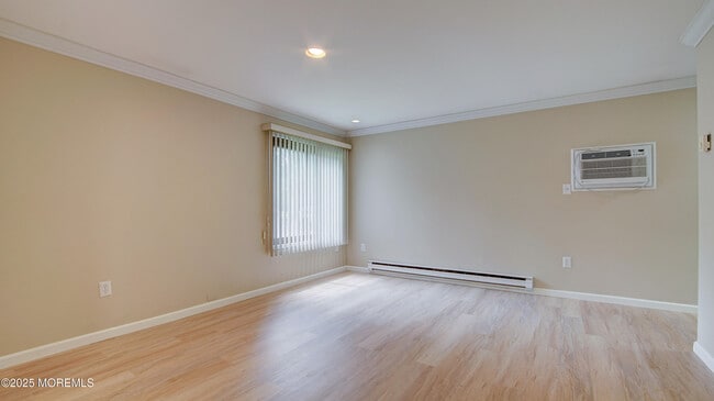 Building Photo - 30 Meadow Green Cir