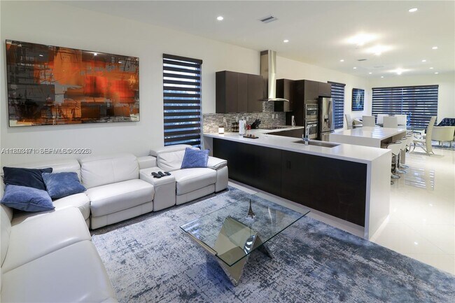 Building Photo - 10501 NW 66th St