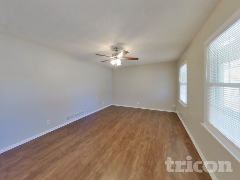 Building Photo - 2807 Alamo Pl