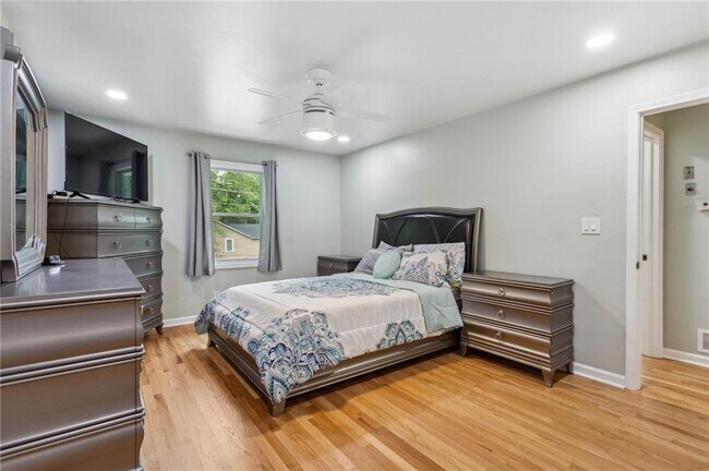 Building Photo - 2985 Dodson Dr