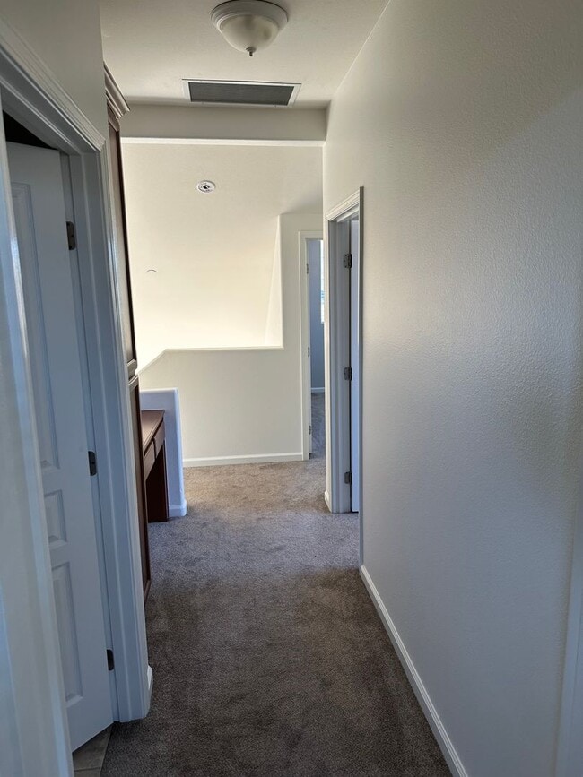 Building Photo - Pleasant 4 Bedroom 2.5 Bath Home Located in the Newer Gated Development of Lavigna