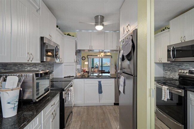 Building Photo - 8211 Brent St