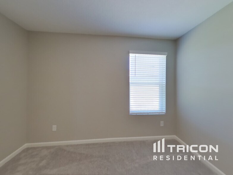 Building Photo - 2885 Grand Finale St