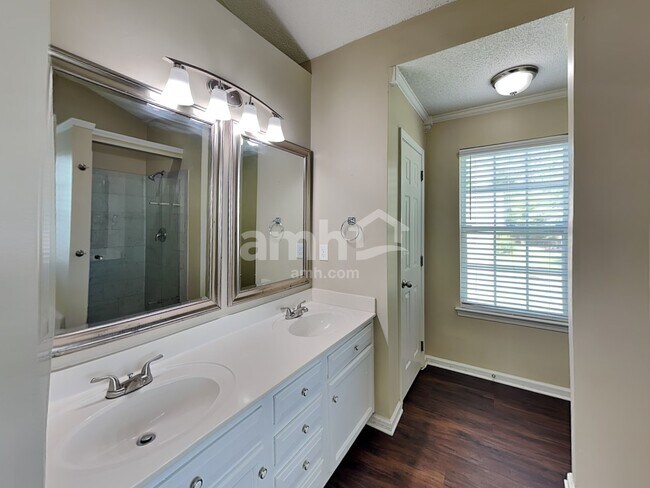 Building Photo - 7614 Henderson Park Rd