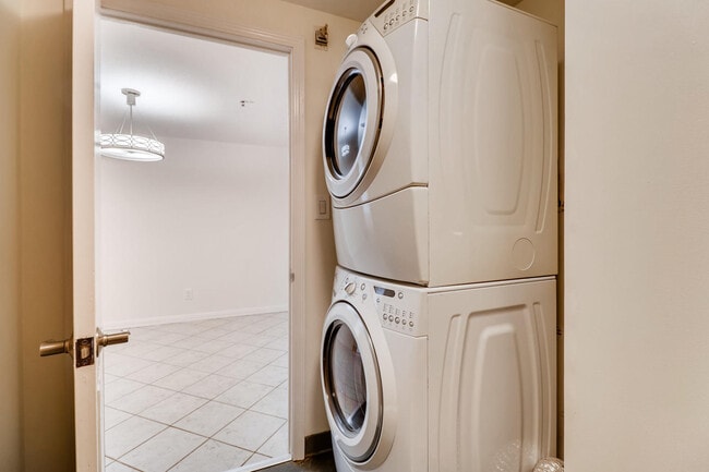 Building Photo - 250 President St