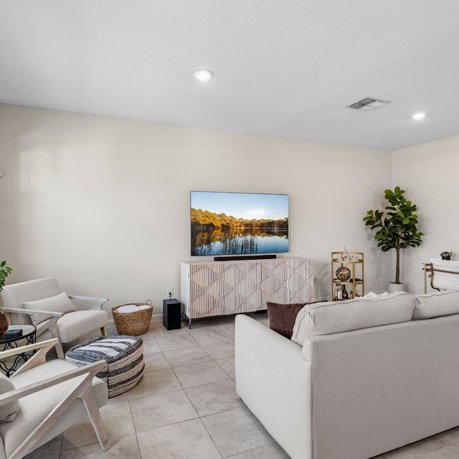 Building Photo - 11360 Whistling Pne Wy