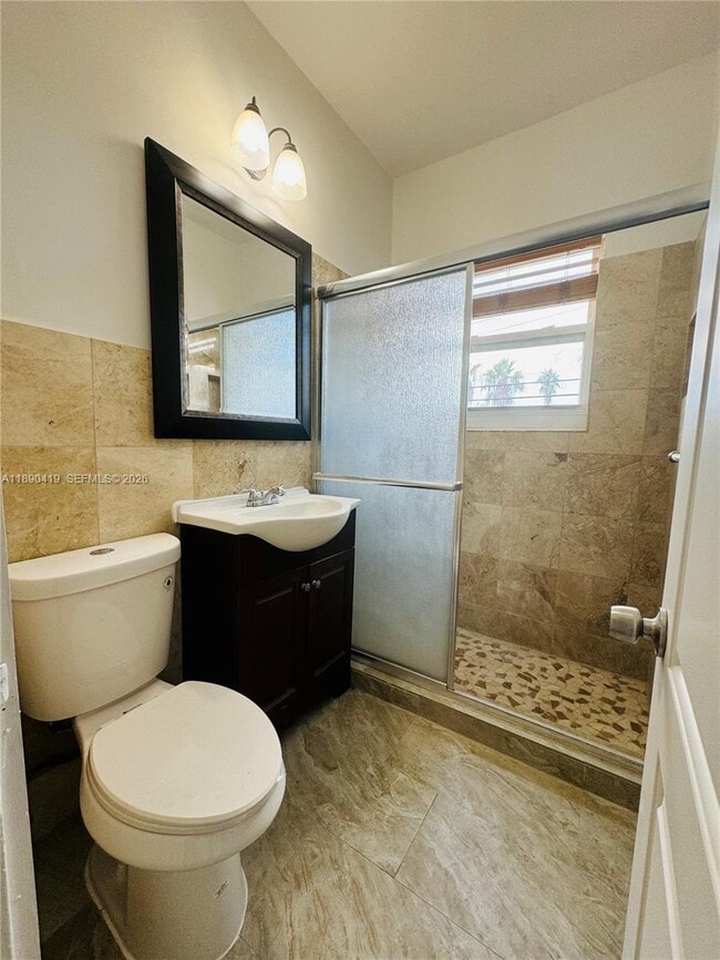 Building Photo - 1905 Calais Dr