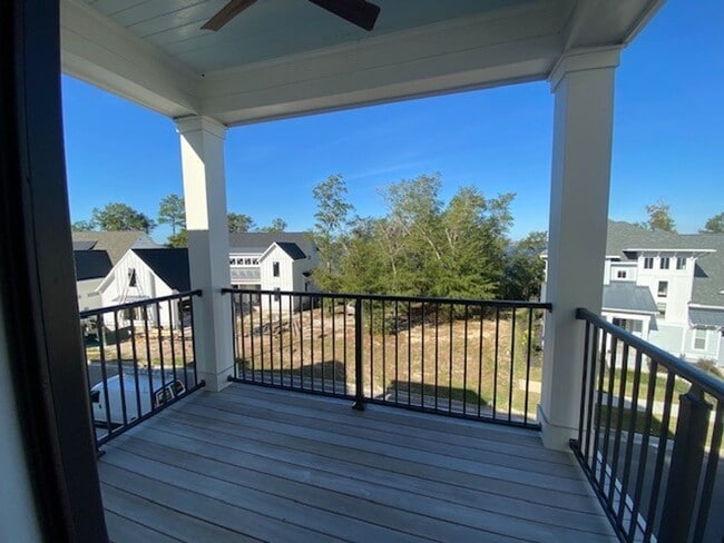 Building Photo - Welcome to our luxurious townhouse in the ...